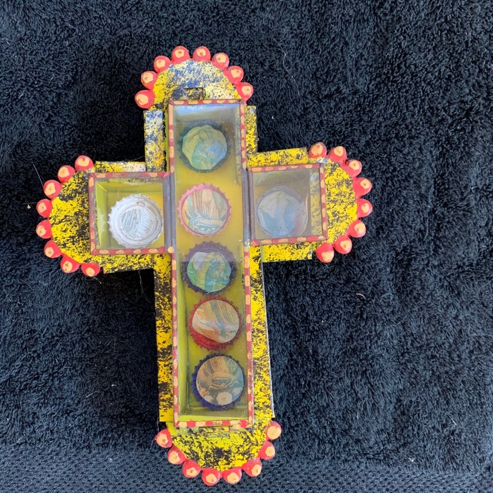 Tin cross shadow case